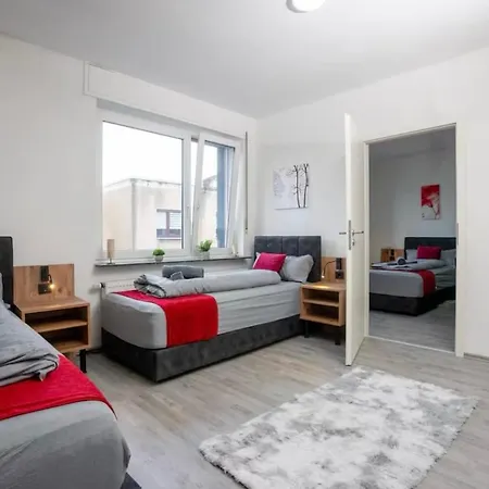 Livemore24 - 3 In 24-7 Check-in *