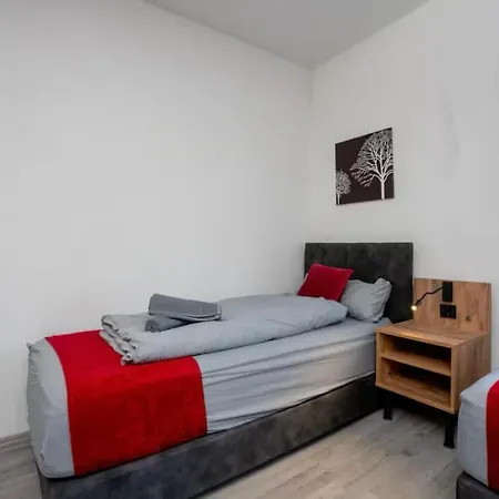 Livemore24 - 3 In 24-7 Check-in * Herten (North Rhine-Westphalia)