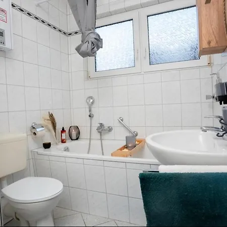 Livemore24 - 3 In 24-7 Check-in